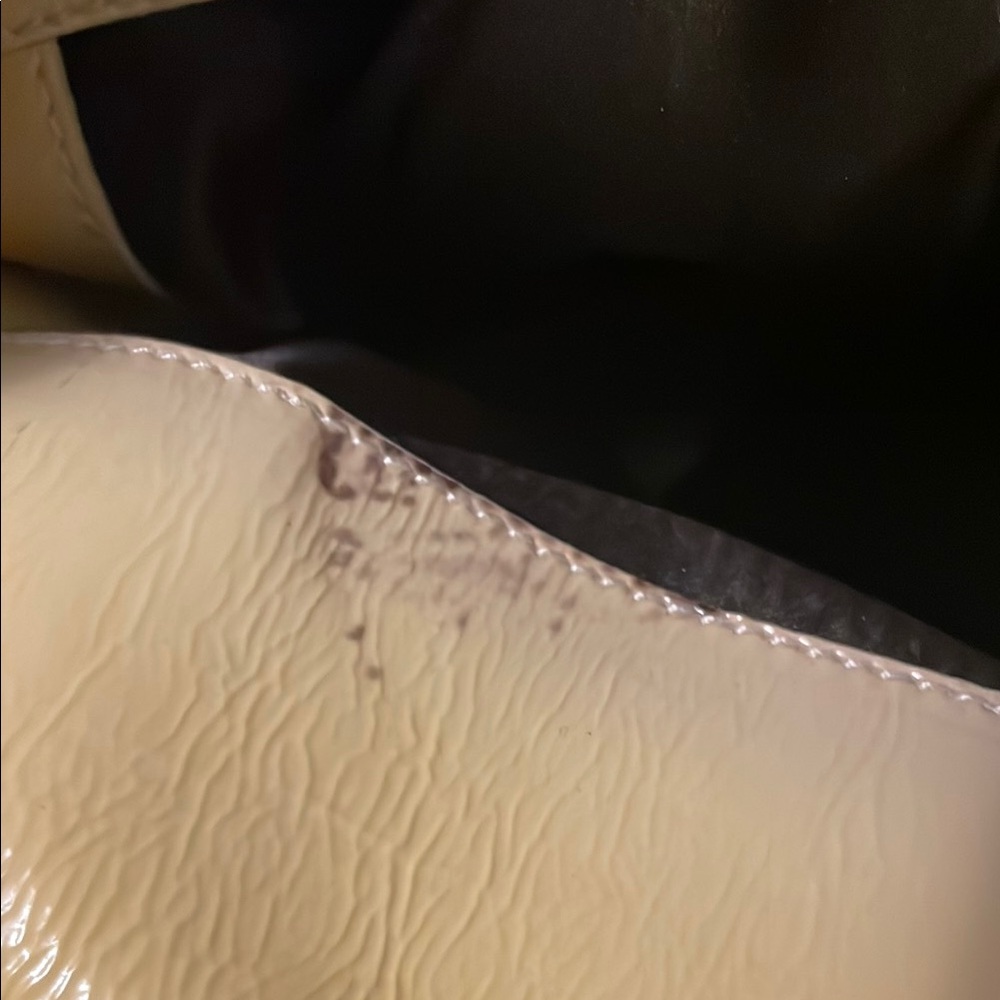 Yves Saint Laurent Cream and Yellow Shoulder Bag with Structured Design - Picture 11 of 16